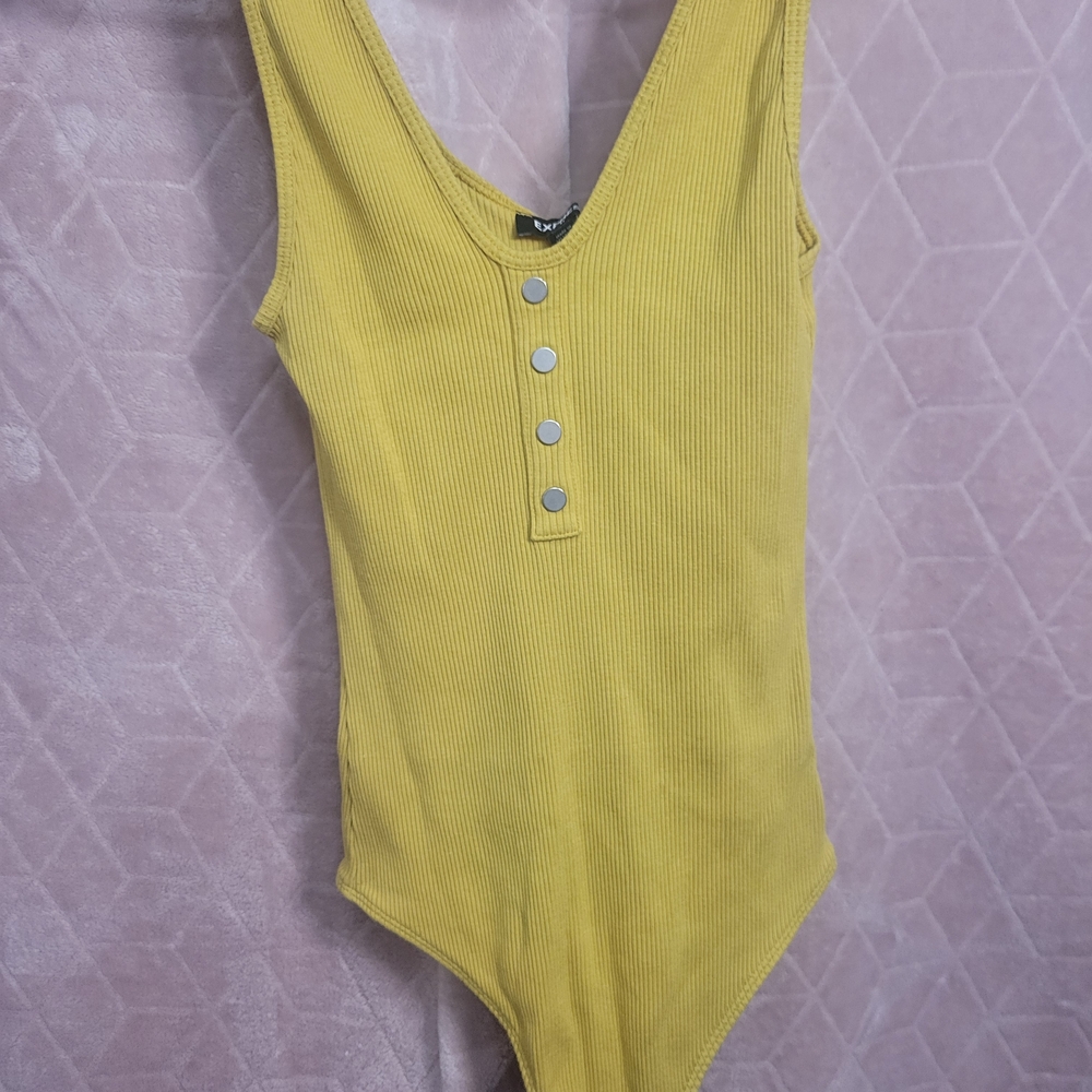 Express Yellow Ribbed Tank Top - Picture 1 of 1
